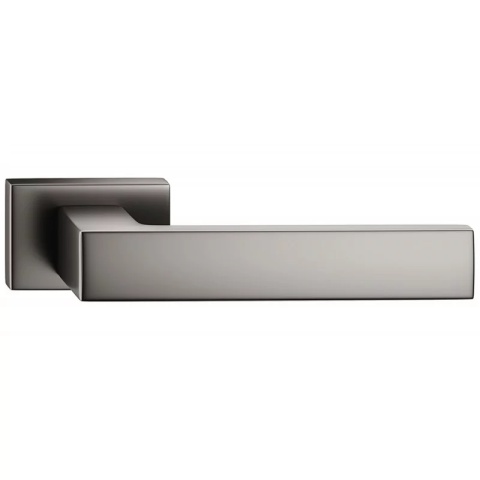 Klamka Focus gunmetal na rozecie prostokątnej Corona