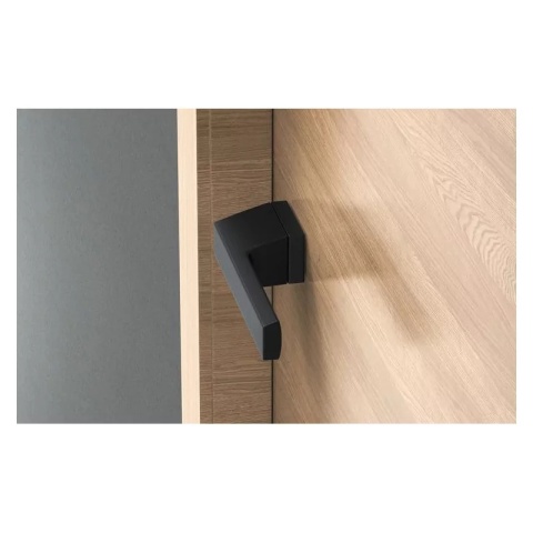 Klamka Maxima czarna na rozecie ukrytej prostokątnej Corona