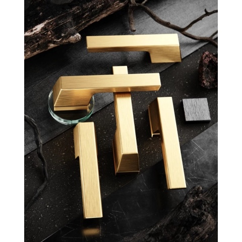 Klamka Maxima mosiądz matowy na rozecie ukrytej prostokątnej Corona