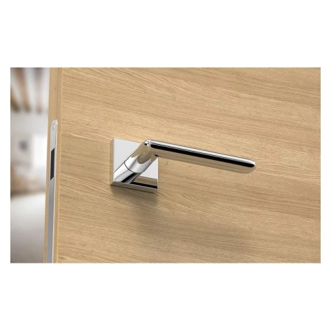 Klamka Spark chrom błyszczący na rozecie kwadratowej Corona