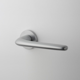 Klamka Aprile Azalia R Slim 7mm SC chrom satynowy na rozecie okrągłej Enger