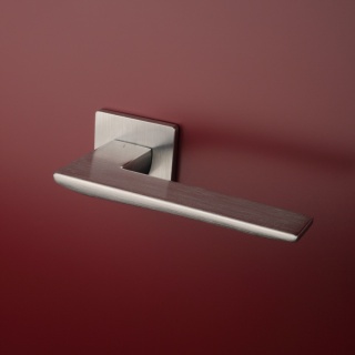 Klamka Aprile Iris Q Super Slim 5mm DSC chrom szczotkowany na rozecie kwadratowej Enger