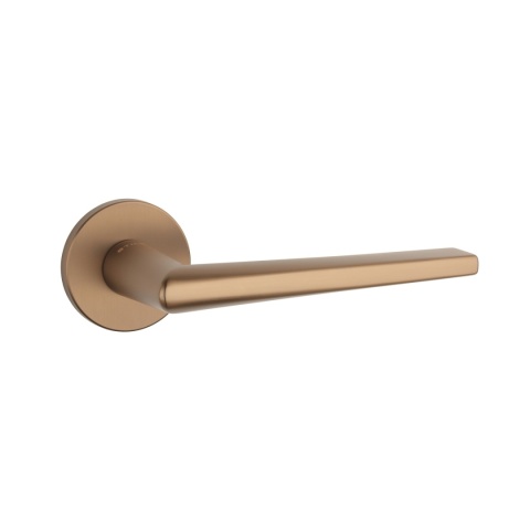 Klamka Stile Salta R Slim 7mm LIGHT BROWN jasny brązowy na rozecie okrągłej Enger