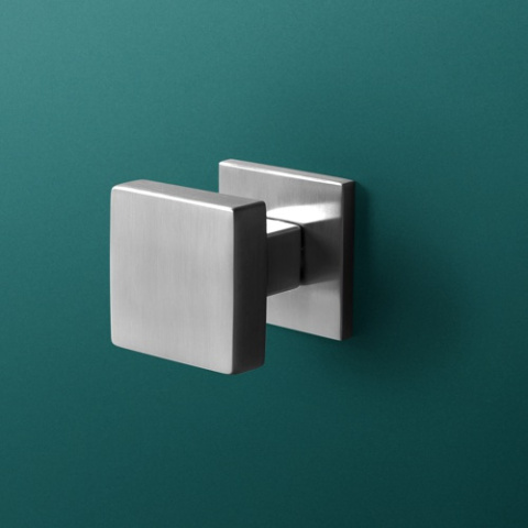 Gałka ruchoma Q fit Lewa chrom-satyna na rozecie kwadratowej VDS Gałka ruchoma Q fit Lewa chrom-satyna na rozecie kwadratowej VDS