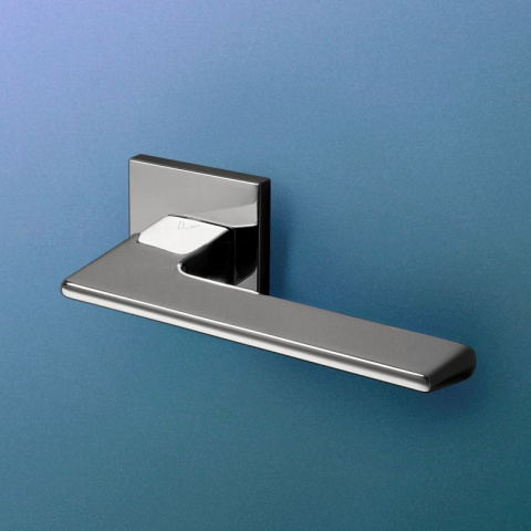 Klamka Icon fit chrom na rozecie kwadratowej VDS Klamka Icon fit chrom na rozecie kwadratowej VDS
