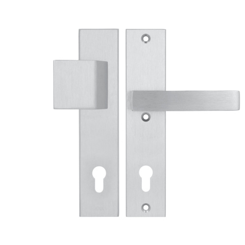 Klamko Pochwyt AXA Royal ++ F1 srebrna rozstaw 92 mm Klamko Pochwyt AXA Royal ++ F1 srebrna rozstaw 92 mm