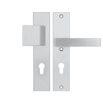 Klamko Pochwyt AXA Royal ++ F1 srebrna rozstaw 72 mm