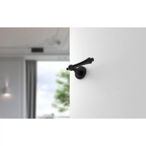 Klamka Century R CL czarna na rozecie okrągłej Corona