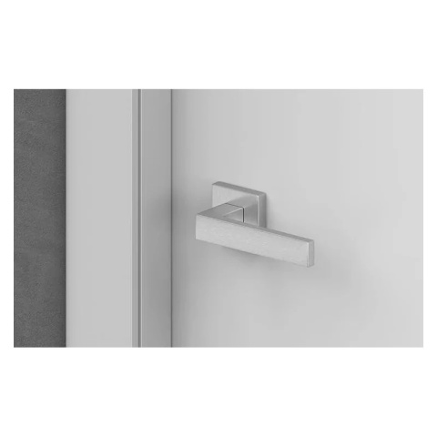 Klamka Focus chrom szczotkowany na rozecie kwadratowej Corona