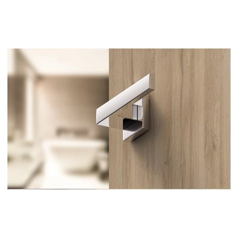 Klamka Grand chrom na rozecie kwadratowej Corona