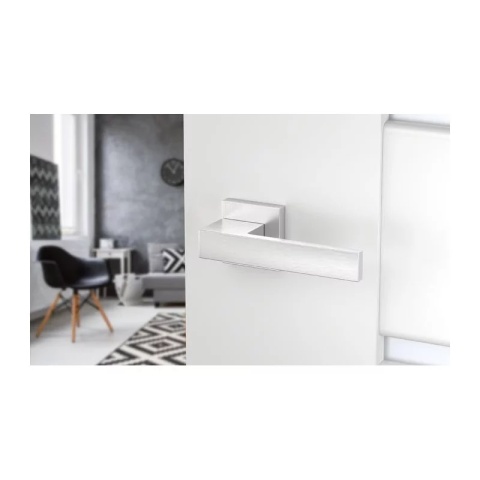 Klamka Grand chrom szczotkowany na rozecie kwadratowej Corona